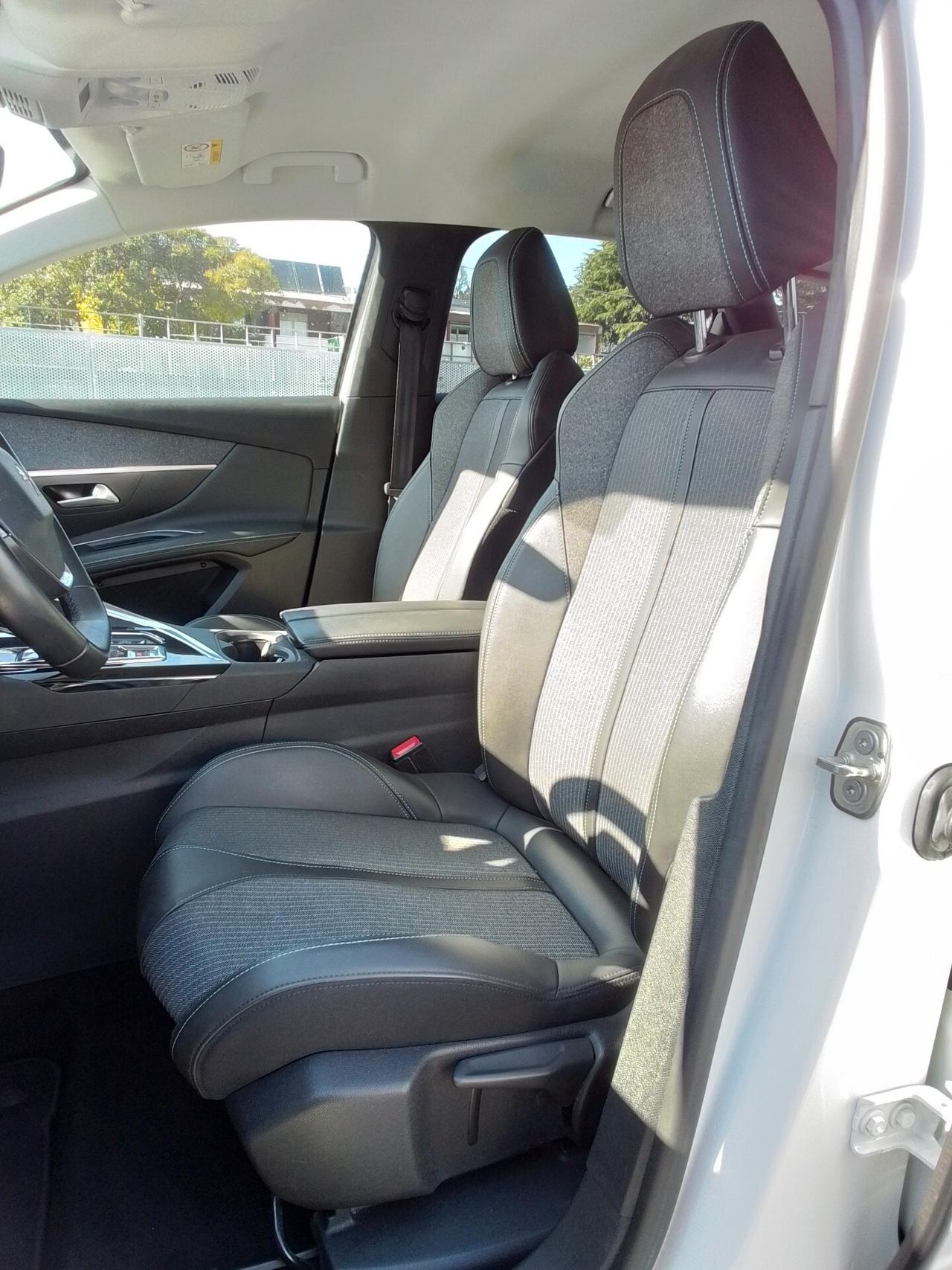 Peugeot 3008 Hybrid 225 e-EAT8 Allure Pack