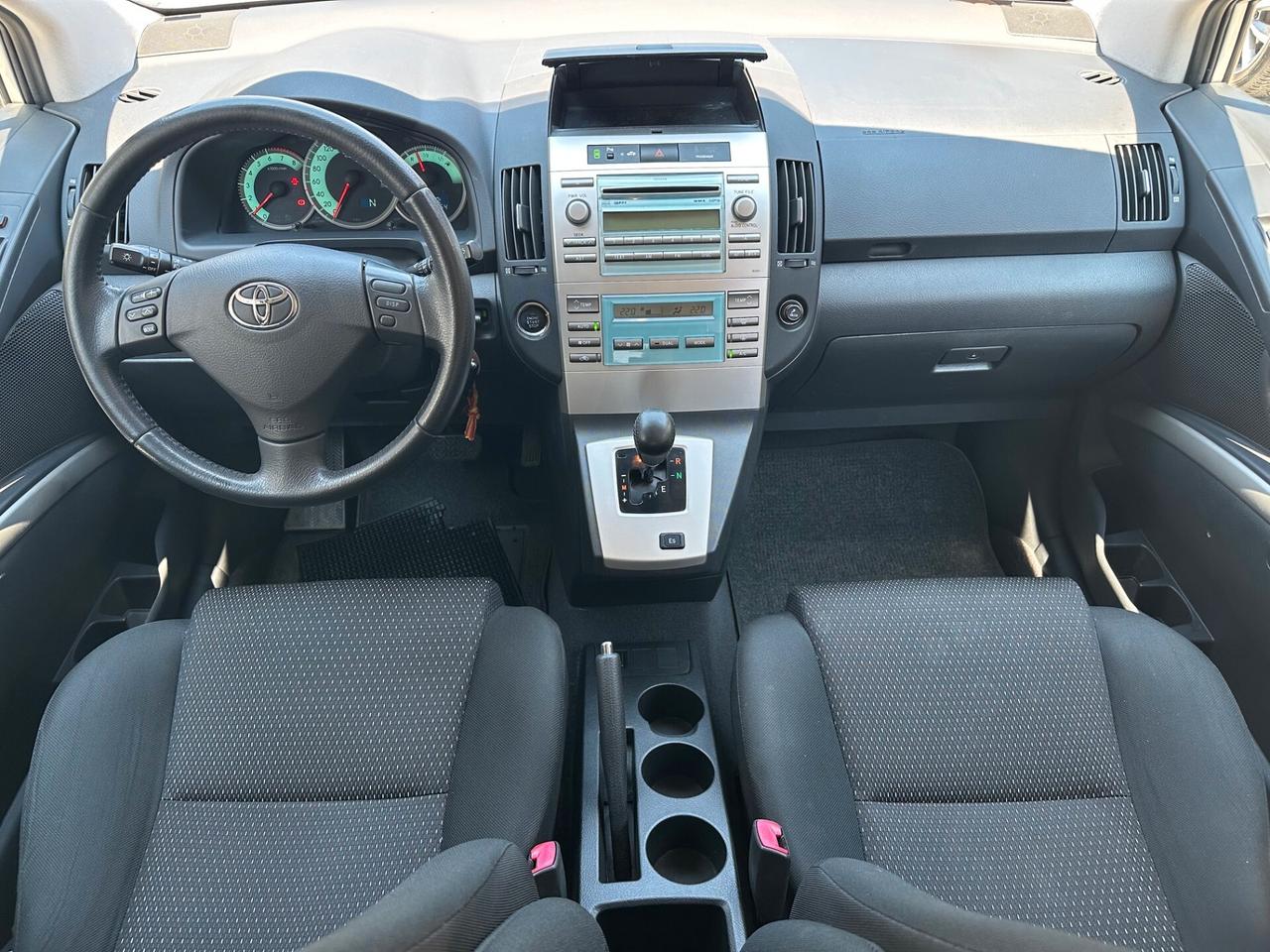 Toyota Corolla Verso 1.8 16V MMT MY'08 7pti