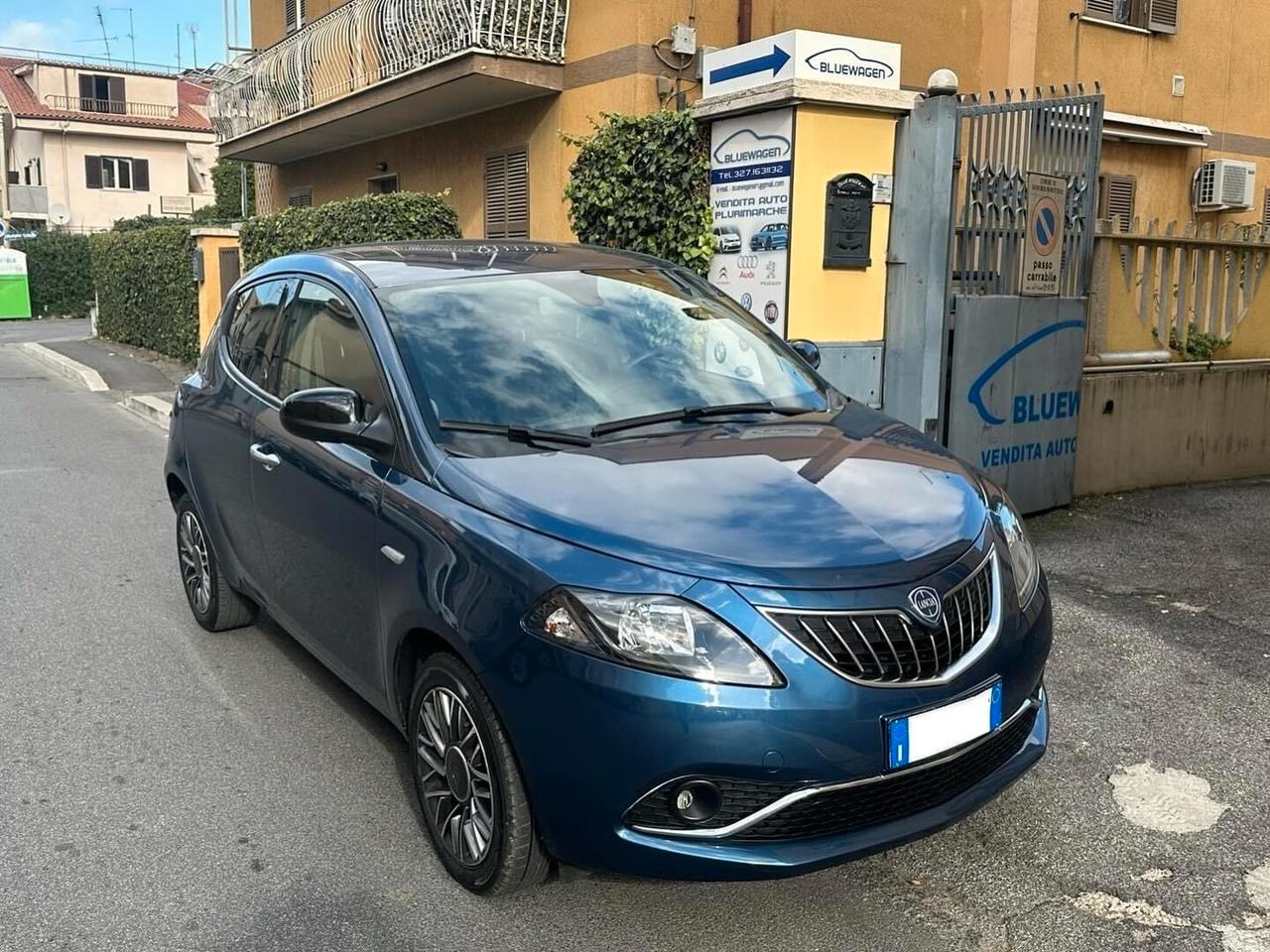 Lancia Ypsilon 1.0 FireFly 5 porte S&S Hybrid Ecochic Silver