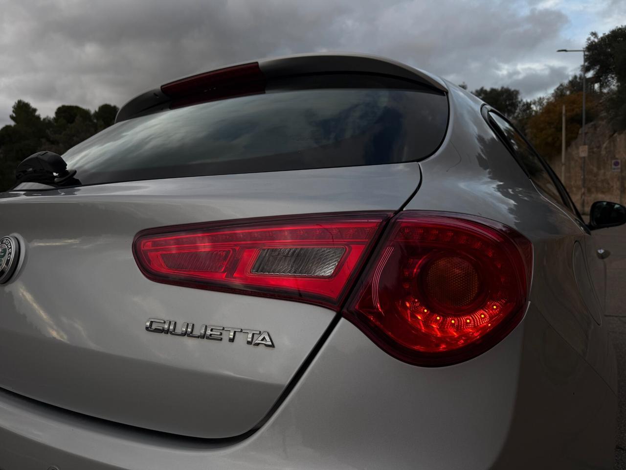 Alfa Romeo Giulietta/1.6 120CV/LED/CERCHI 17"/NEOPATENTATI