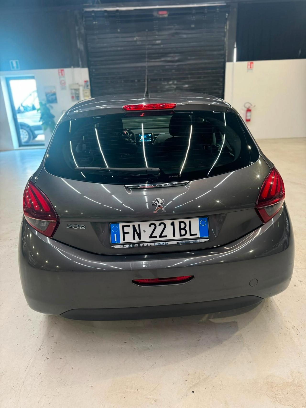 Peugeot 208 PureTech 82 5 porte Allure