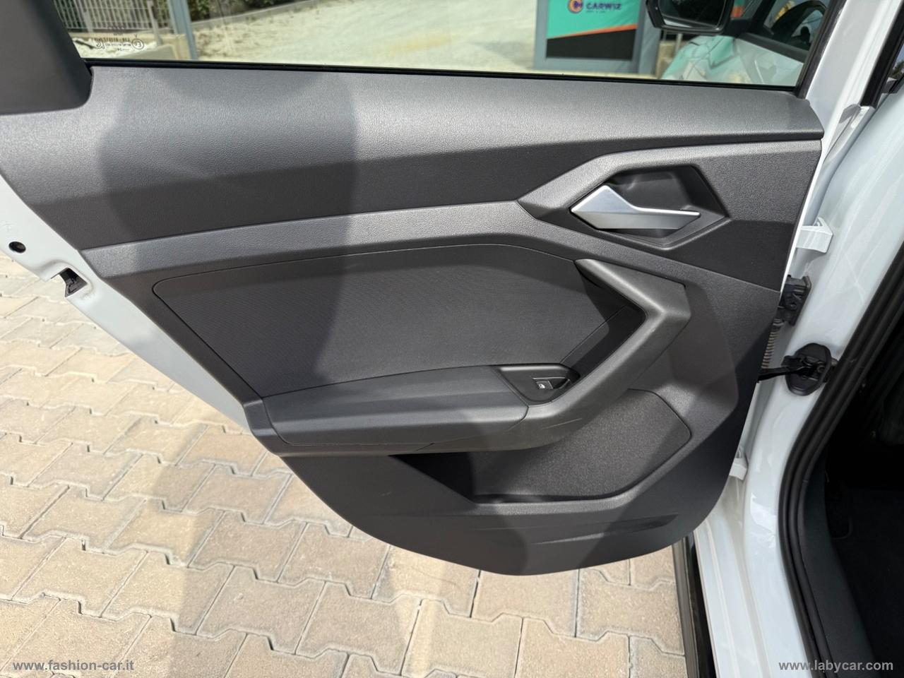 AUDI A1 SPB 30 TFSI Identity Black / S line edition