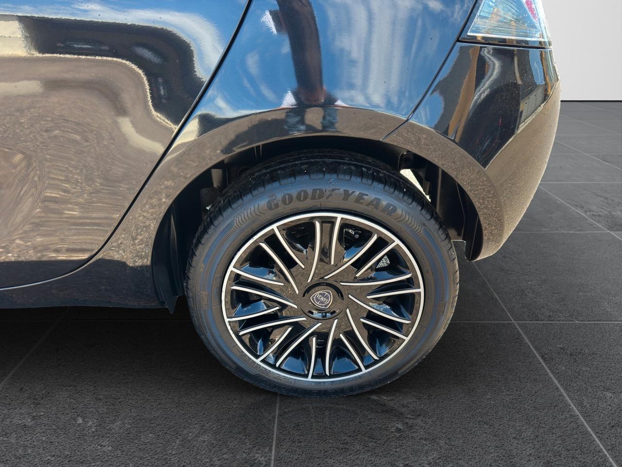 Lancia Ypsilon 1.0 FireFly 5 porte S&S Hybrid Oro