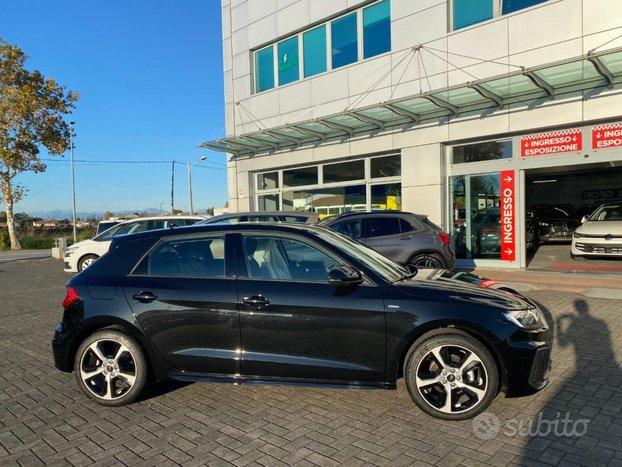 AUDI A1 SPB 30 TFSI Identity Black EDITION