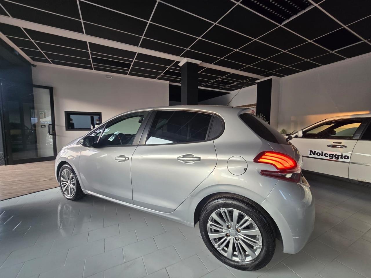 Peugeot 208 PureTech 82 5 porte Access