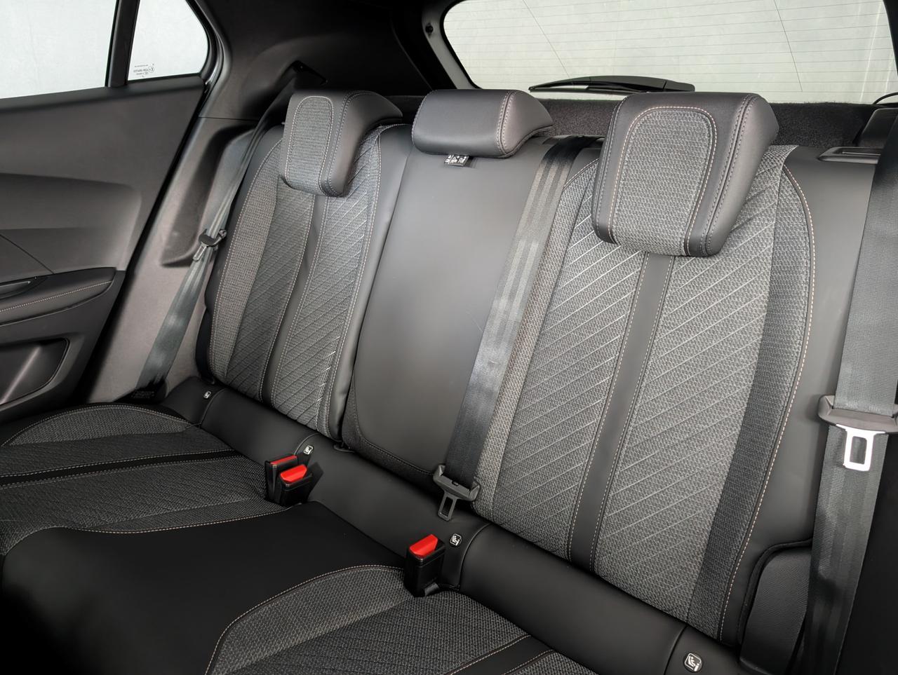 Peugeot 2008 1.2 puretech 100cv Allure