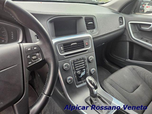 VOLVO V60 D2 1.6 Powershift Momentum