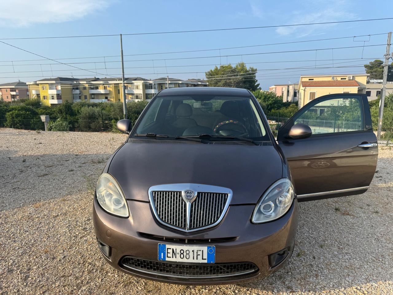 Lancia Ypsilon 1.3 MJT 75 CV 2.999€ PERMUTE