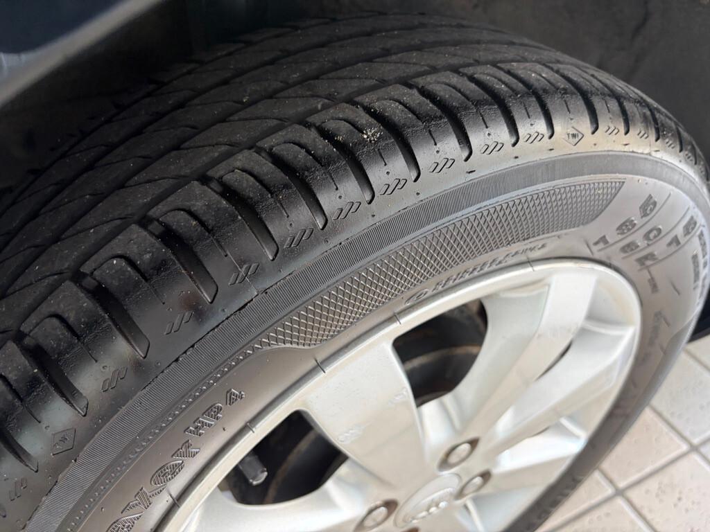 Toyota Yaris 3p 1.3 dual Sol -NEOPATENTATI-