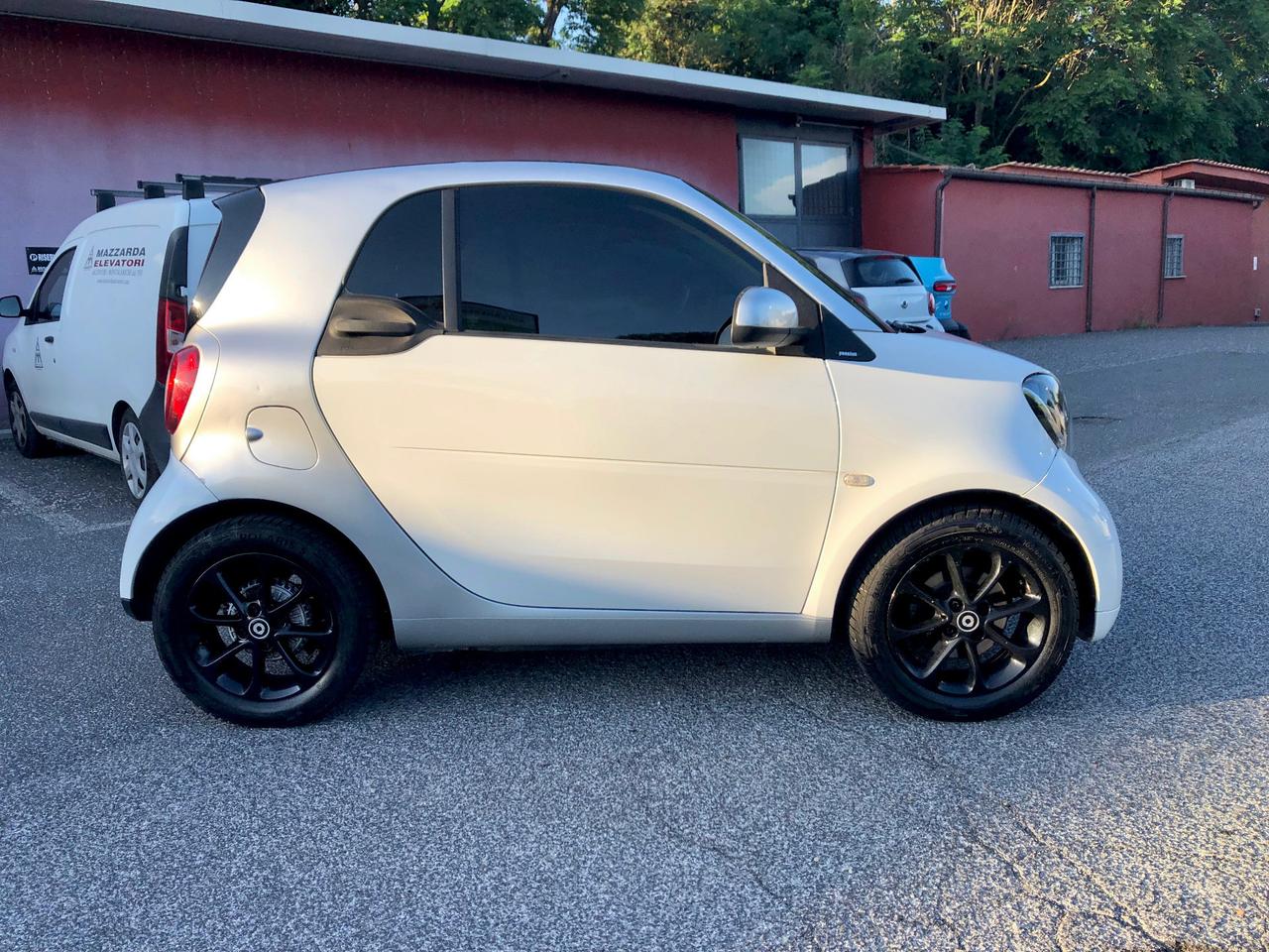 Smart ForTwo 70 1.0 Passion SOFT TOUCH PERMUTE NESSUN OBBLIGO DI FINANZIAMENTO GARANZIA