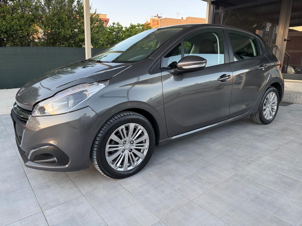 Peugeot 208 BlueHDi 75 5 porte Allure