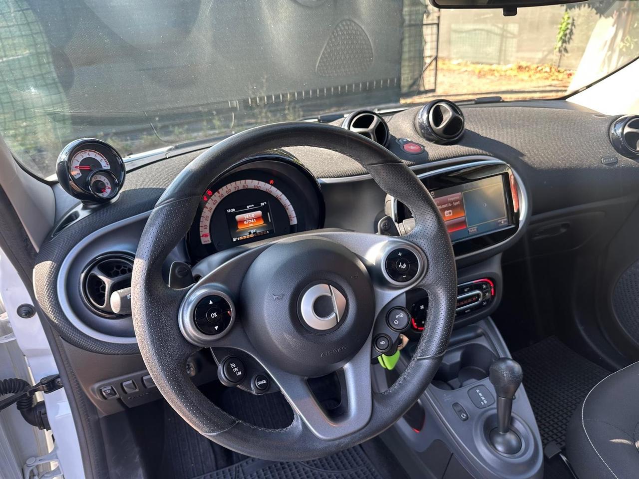 Smart ForFour 90 0.9 Turbo twinamic Superpassion LED *PROMO*