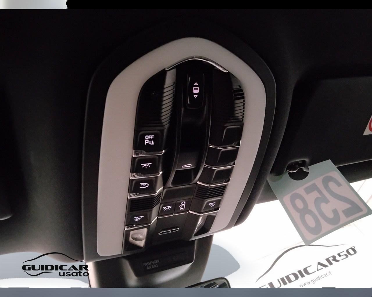 PORSCHE Macan I 2019 - Macan 2.0 245cv pdk