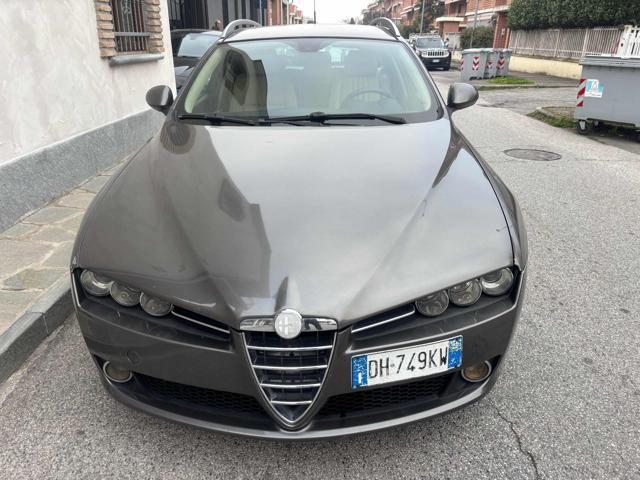 ALFA ROMEO 159 1.9 JTDm 16V Sportwagon Distinctive Q-Tronic