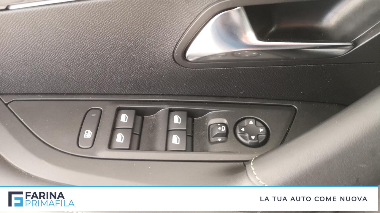 PEUGEOT 2008 II 2023 - 2008 gt hybrid 136