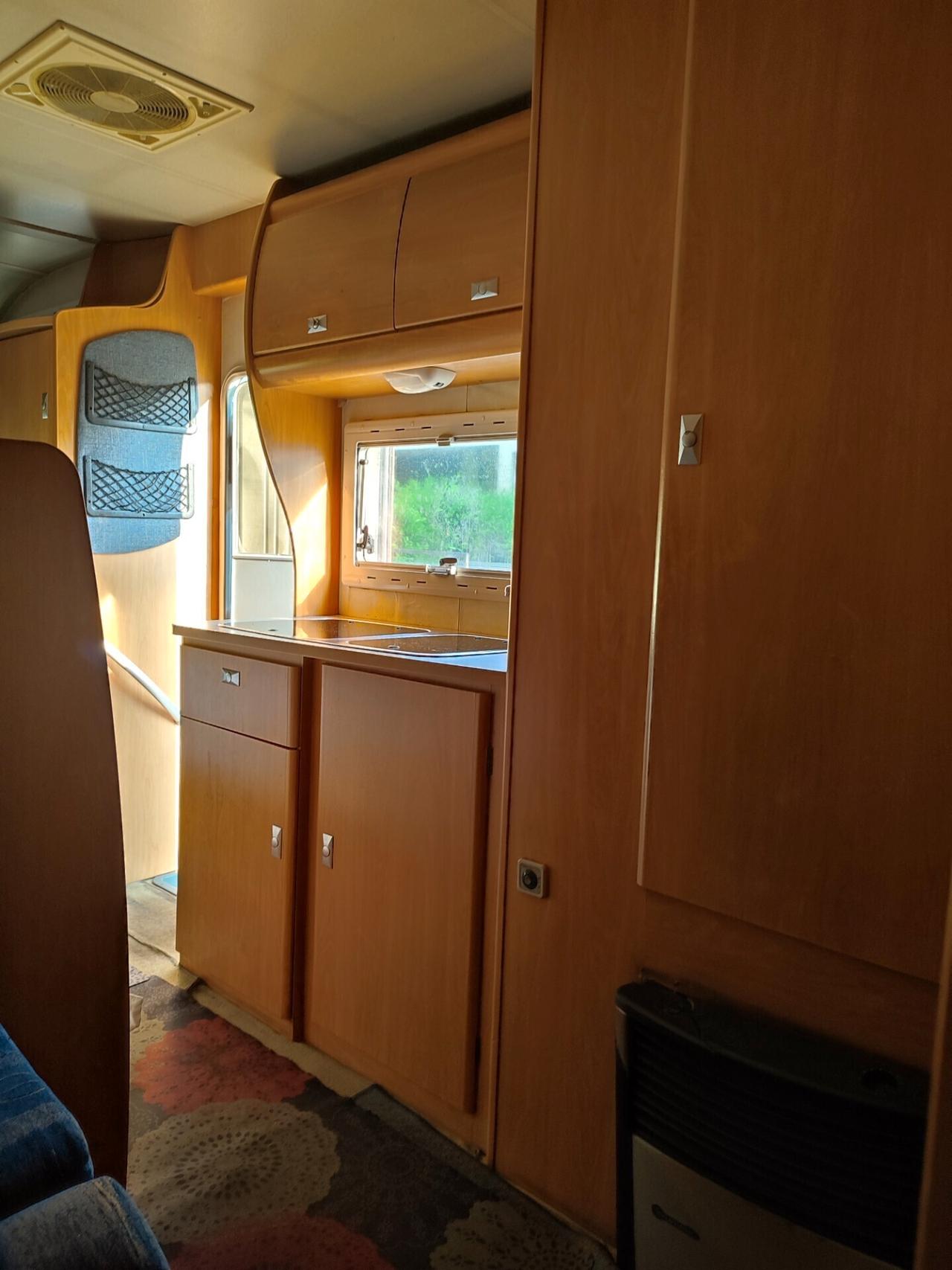 FORD TRANSIT CAMPER 6POSTI LETTO CHALLENGER 135T350