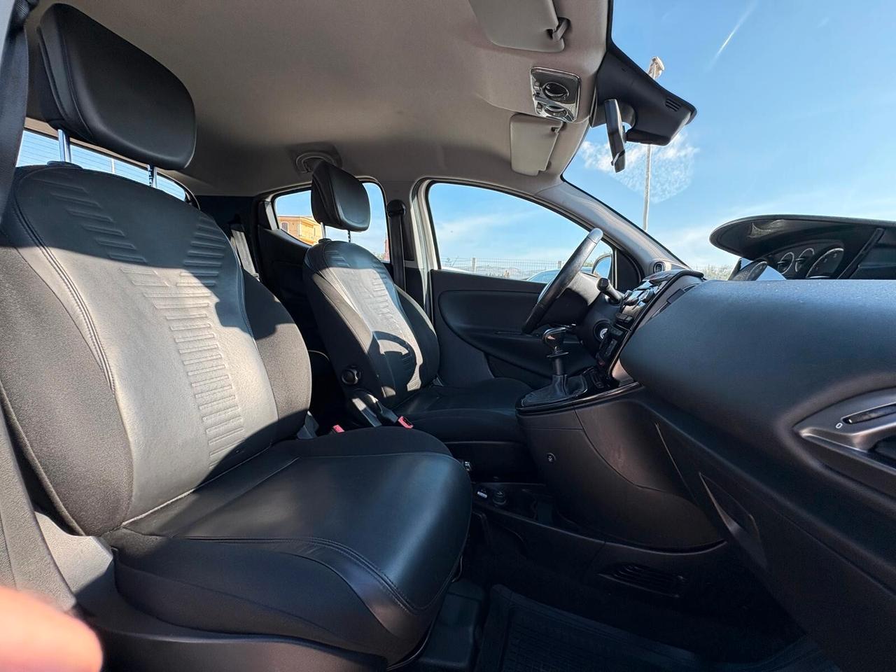 Lancia Ypsilon 0.9 TwinAir 85 CV 5 porte S&S DFN Gold