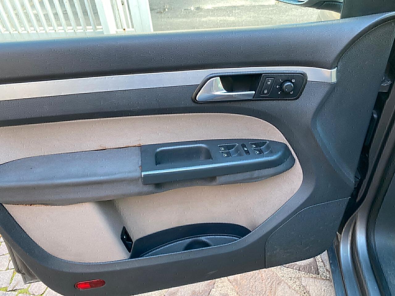 Volkswagen Touran 1.6 5 POSTI Bifuel GPL AUTOMATICO 170CV