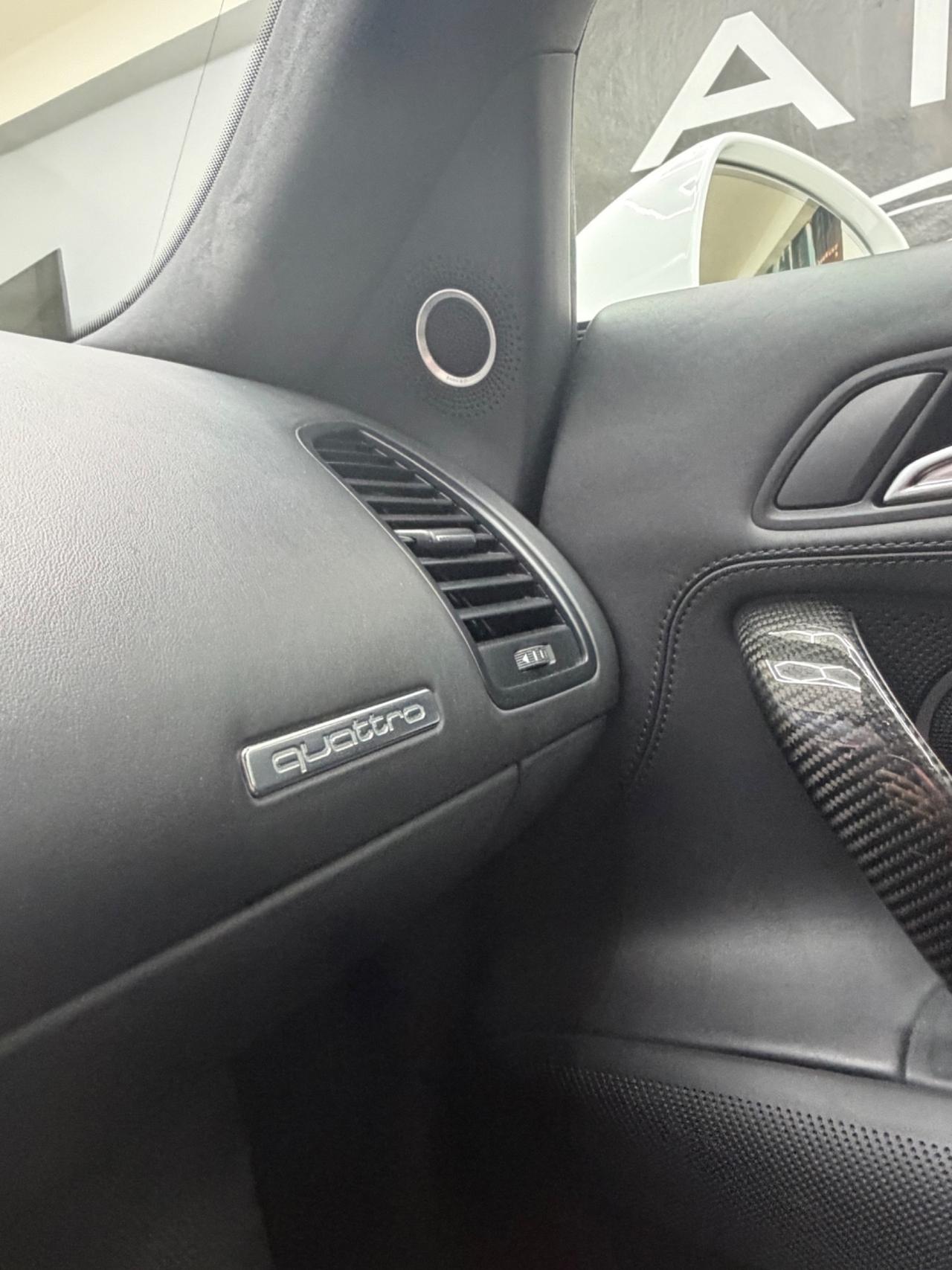 Audi R8 4.2 V8 FSI quattro R tronic