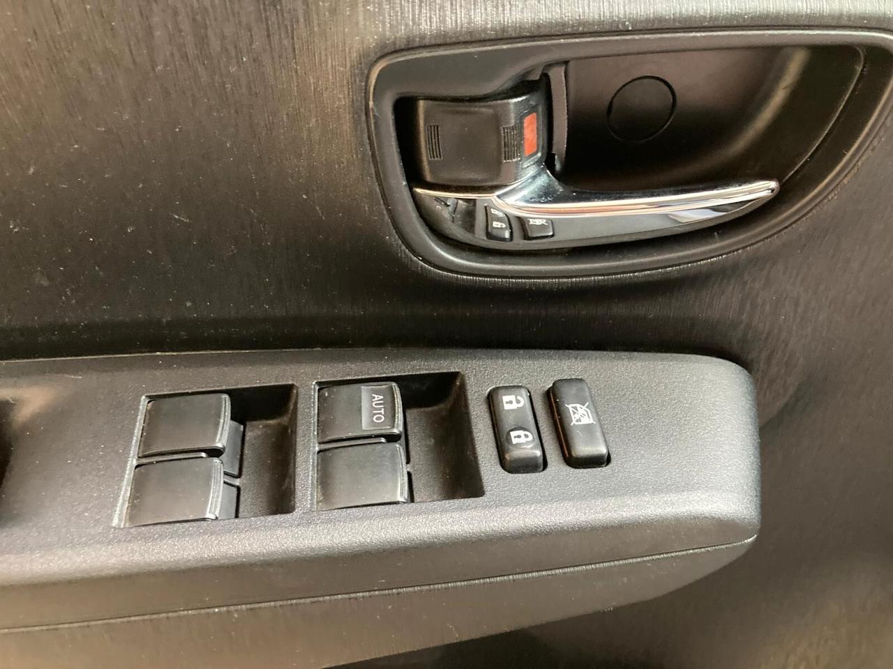 Toyota Yaris 1.0 - 100000km! - 2012