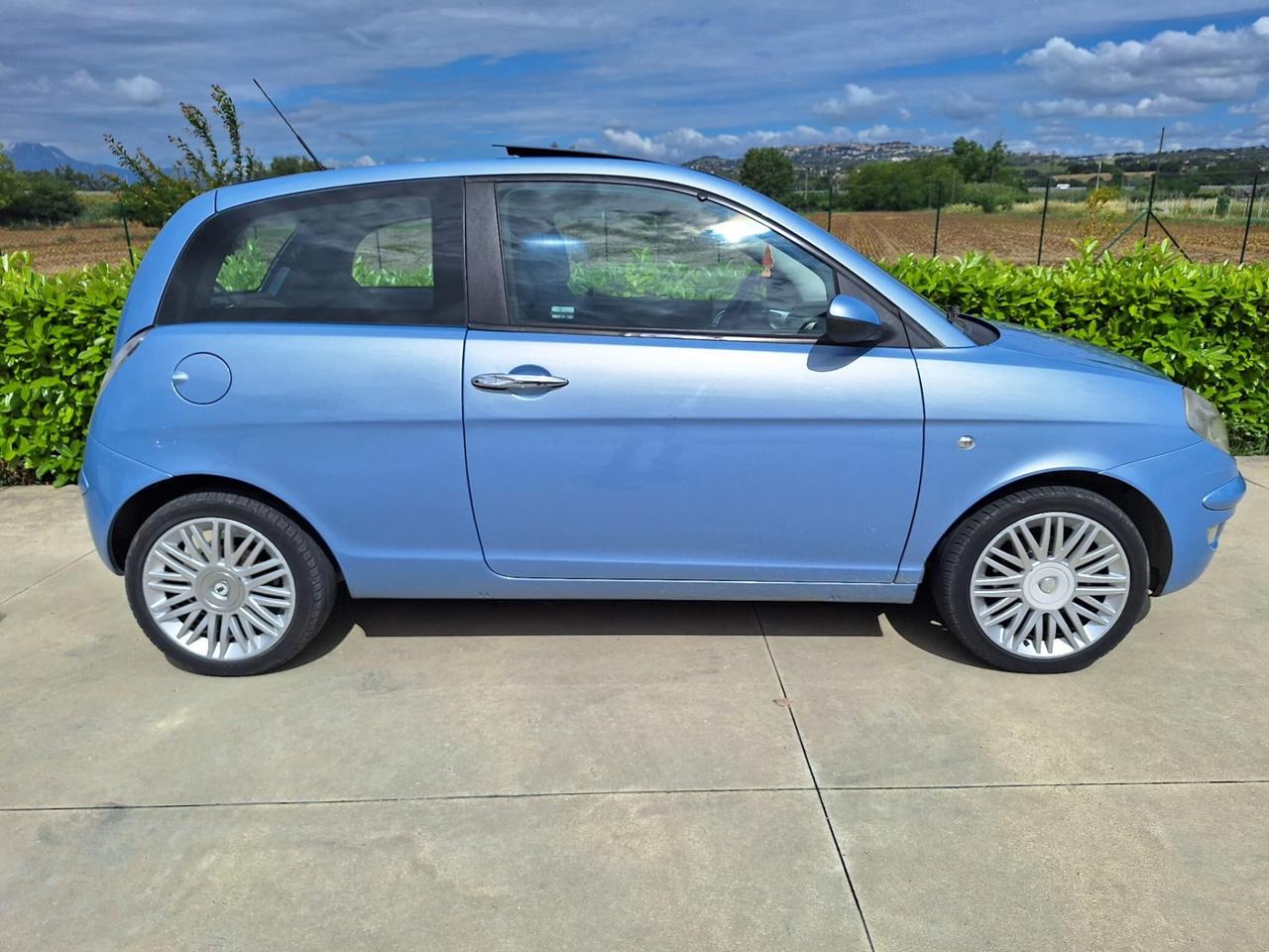Lancia YPSILON 1.2 Con Soli 109.000 KM.