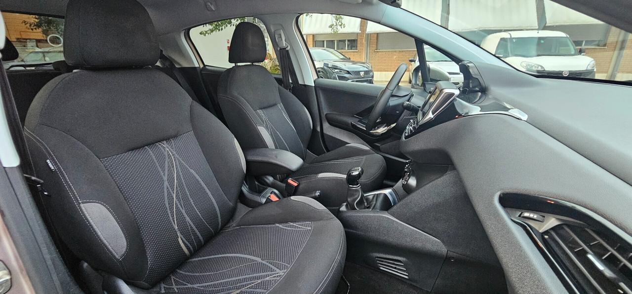 Peugeot 208 1.4 HDi 68 CV Allure solo 49000 Km