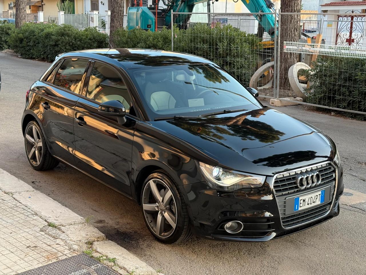 Audi A1 SPB 1.6 TDI 105CV NAVI LED - 2012