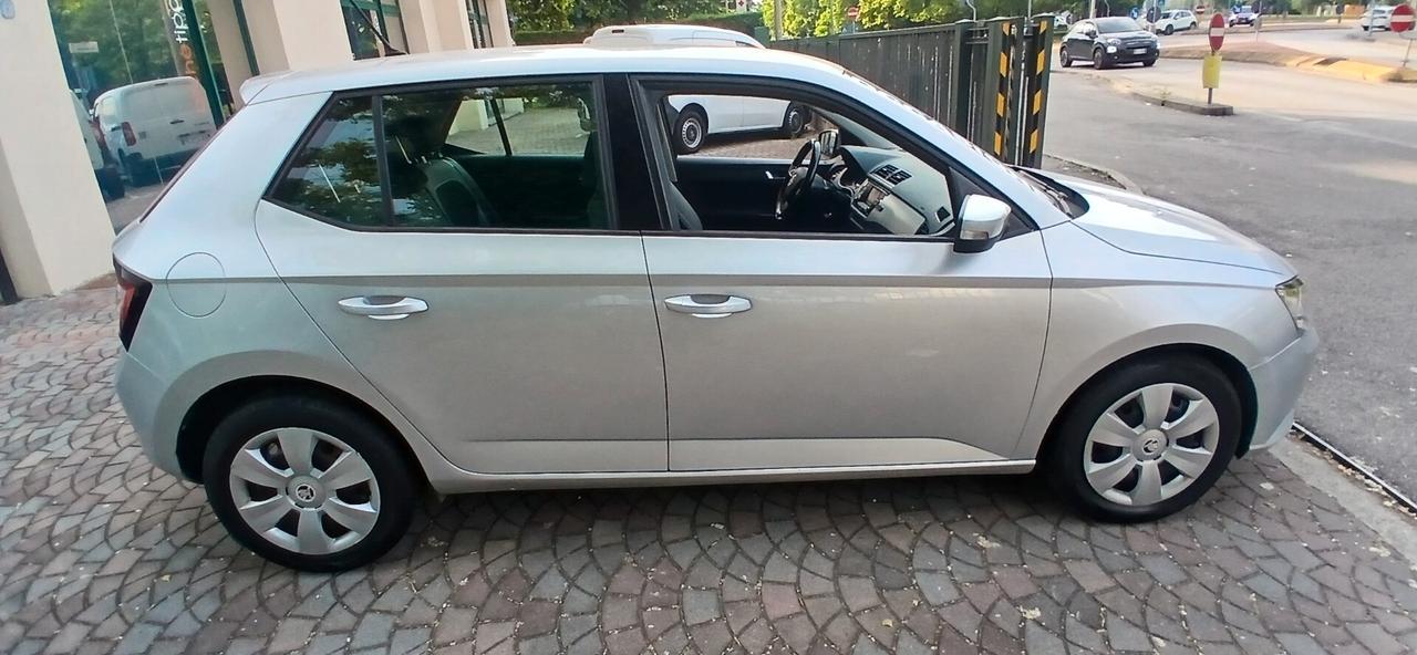 Skoda Fabia 1.0 benzina neopatentati