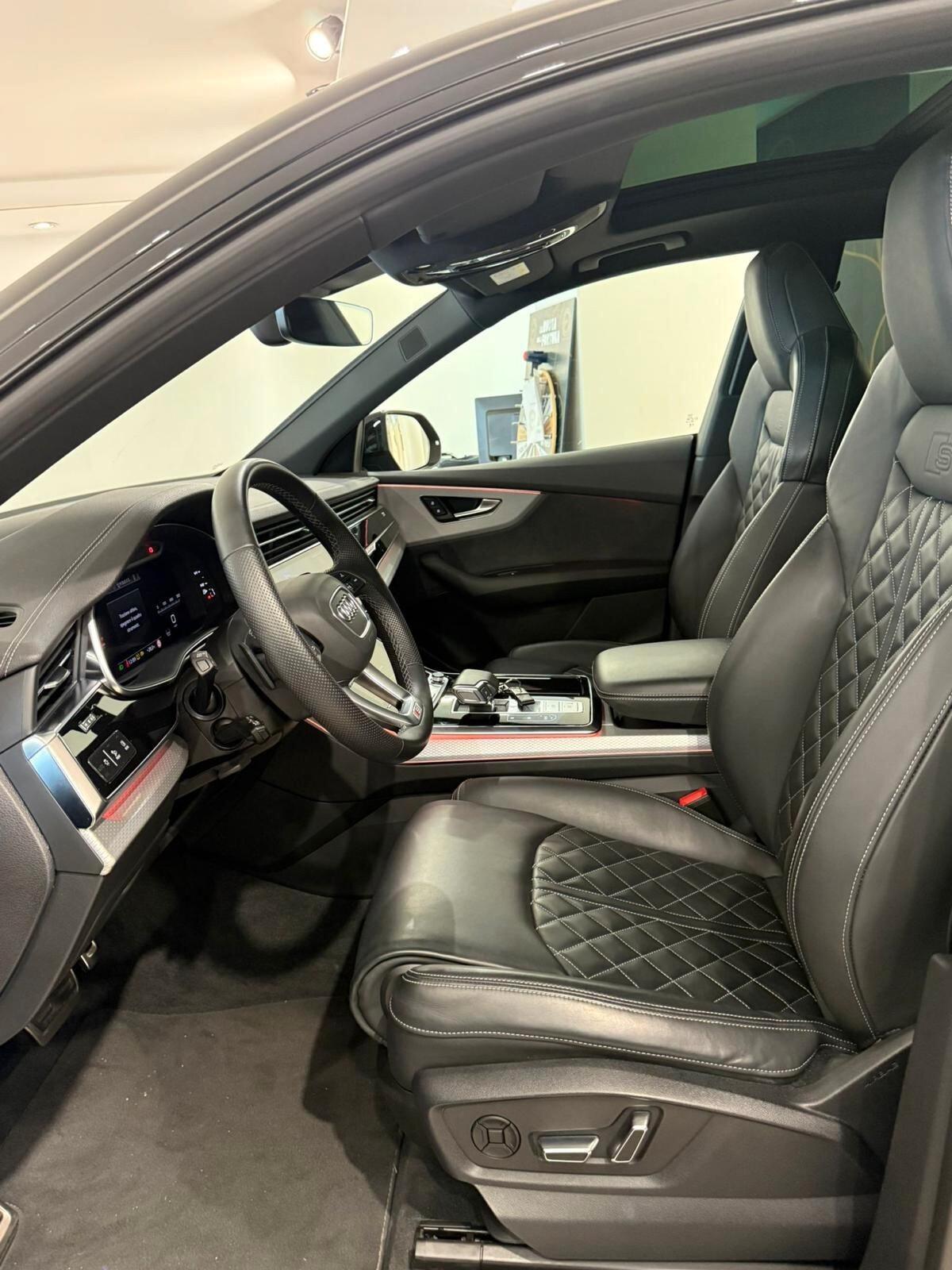 AUDI Q8 SQ8 SUV TFSI QUATTRO TIIPTRONIC SPORT ATTITUDE CON SOLI 15.000 KM