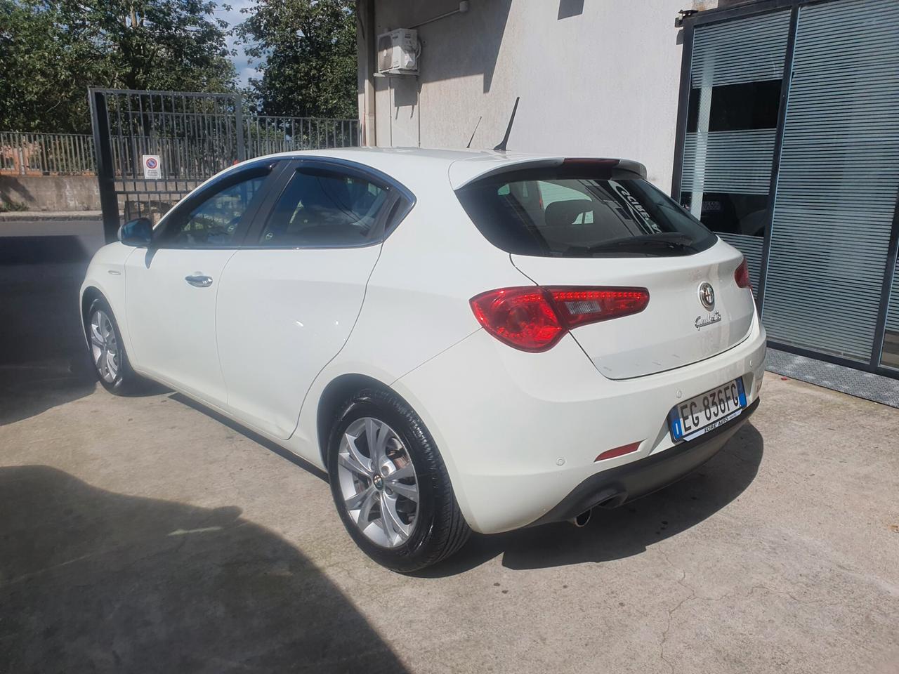 Alfa Romeo Giulietta 1.6 JTDm-2 105 CV Distinctive