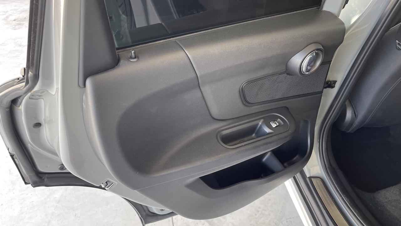 Mini Cooper Countryman 1.5 One D Essential