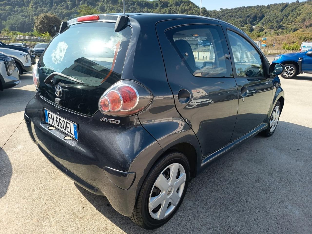 Aygo 1.0 12V VVT-i 5 porte Now