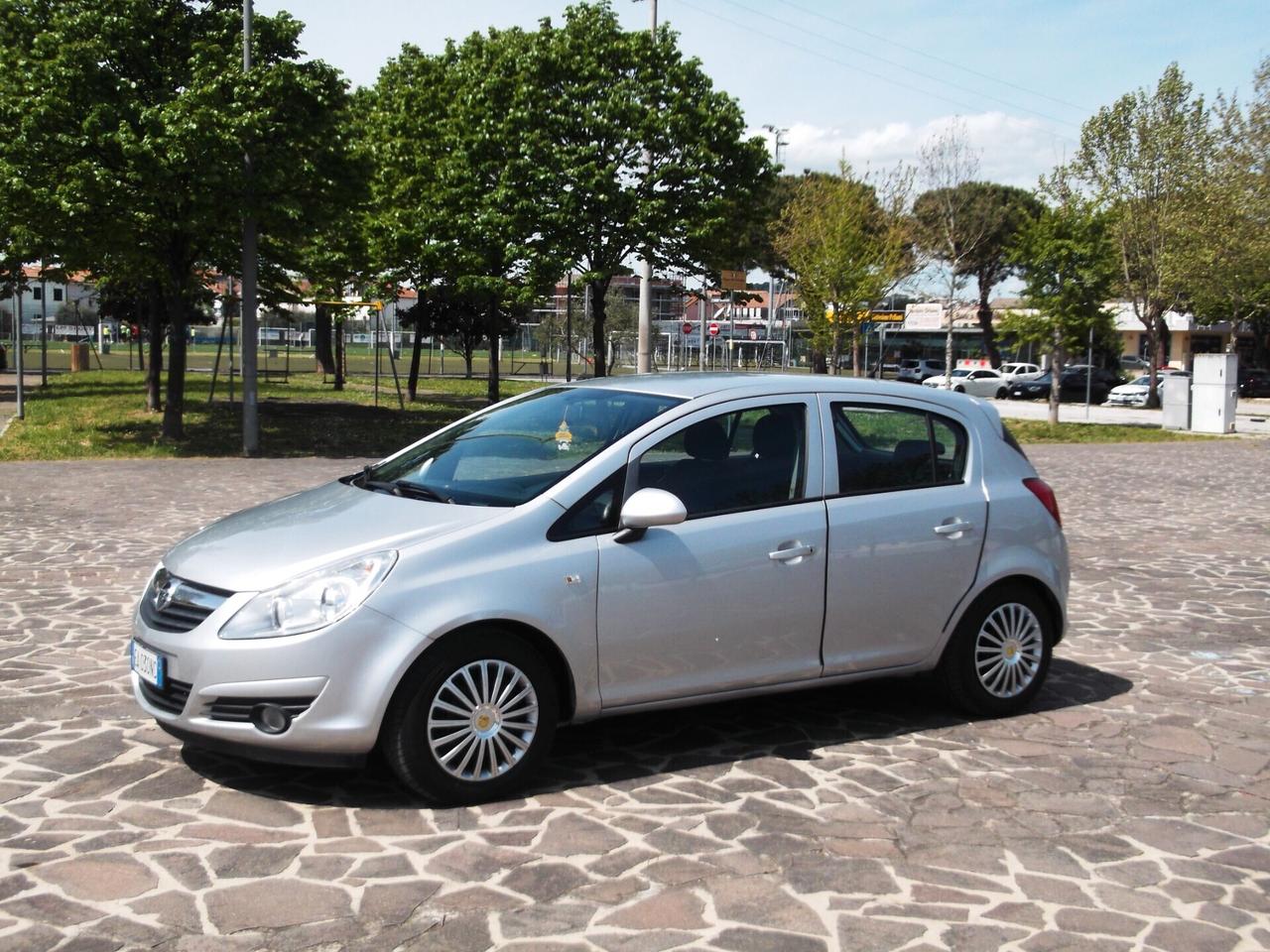 Opel Corsa 1.2 GPL Casa Neopatentati 2010
