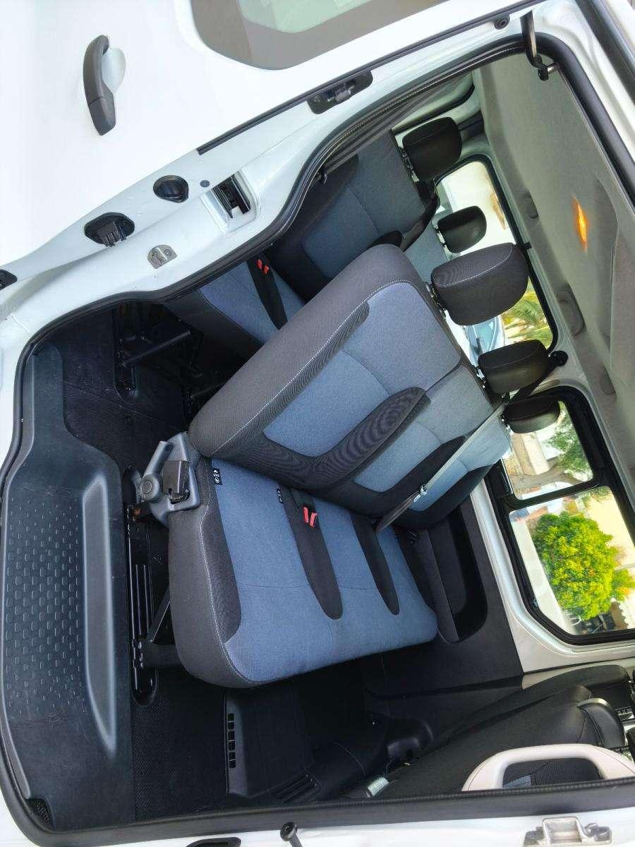 Opel Vivaro 9 Posti Passo Lungo + Gancio Traino