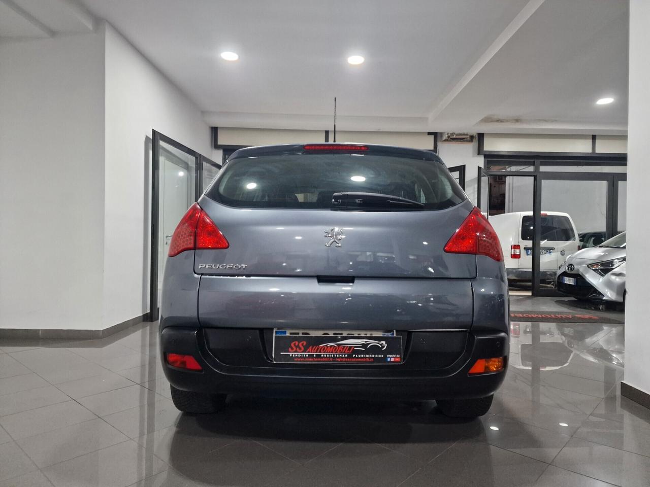 Peugeot 3008 1.6 HDi 115CV Access