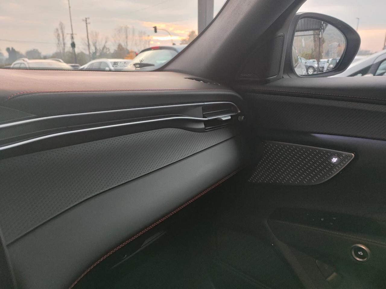 Maserati Grecale V6 AWD Trofeo FULL+++