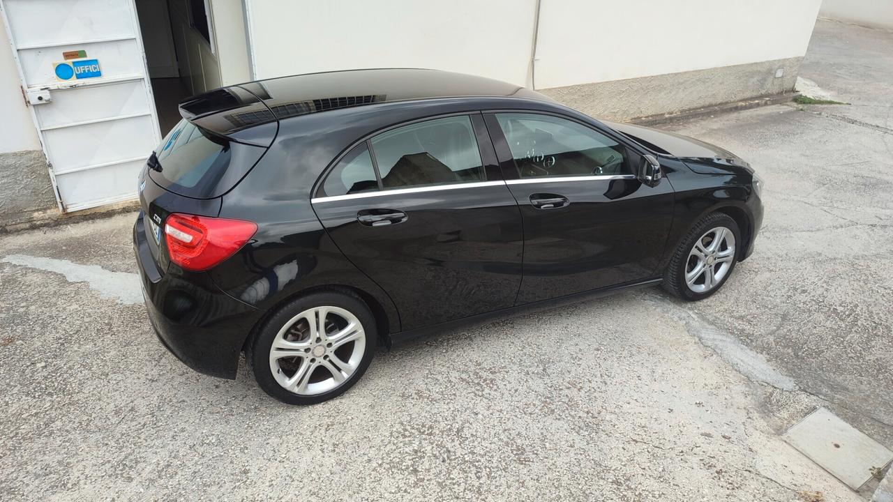 MERCEDES A180