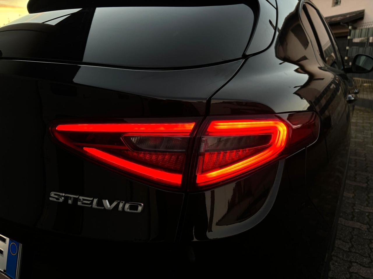 Alfa Romeo Stelvio 2.2 Turbodiesel 190 CV AT8 RWD Executive