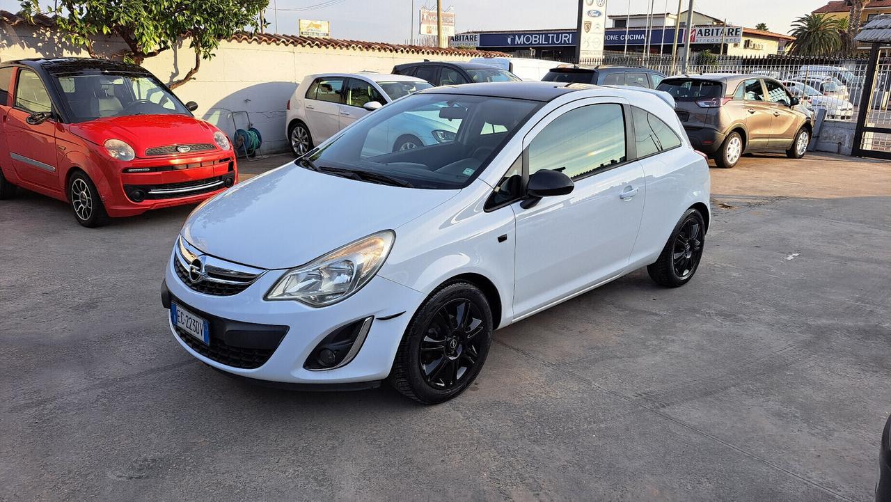 Opel Corsa 1.2 3 porte b-color