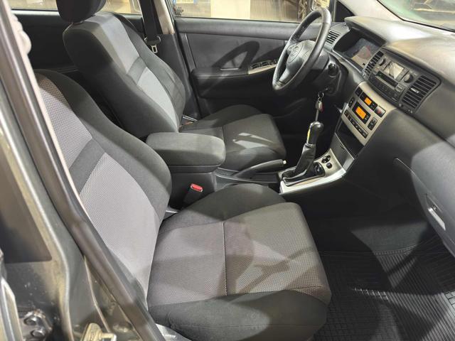 TOYOTA Corolla 2.0 16V D-4D 5 porte Sol ESP