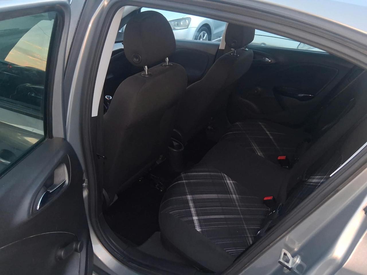 Opel Corsa 1.4 90CV GPL Tech 5 porte Cosmo