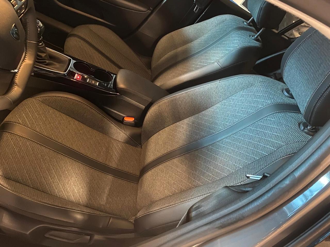 Peugeot 208 PureTech 100 Stop&Start 5 porte Allure