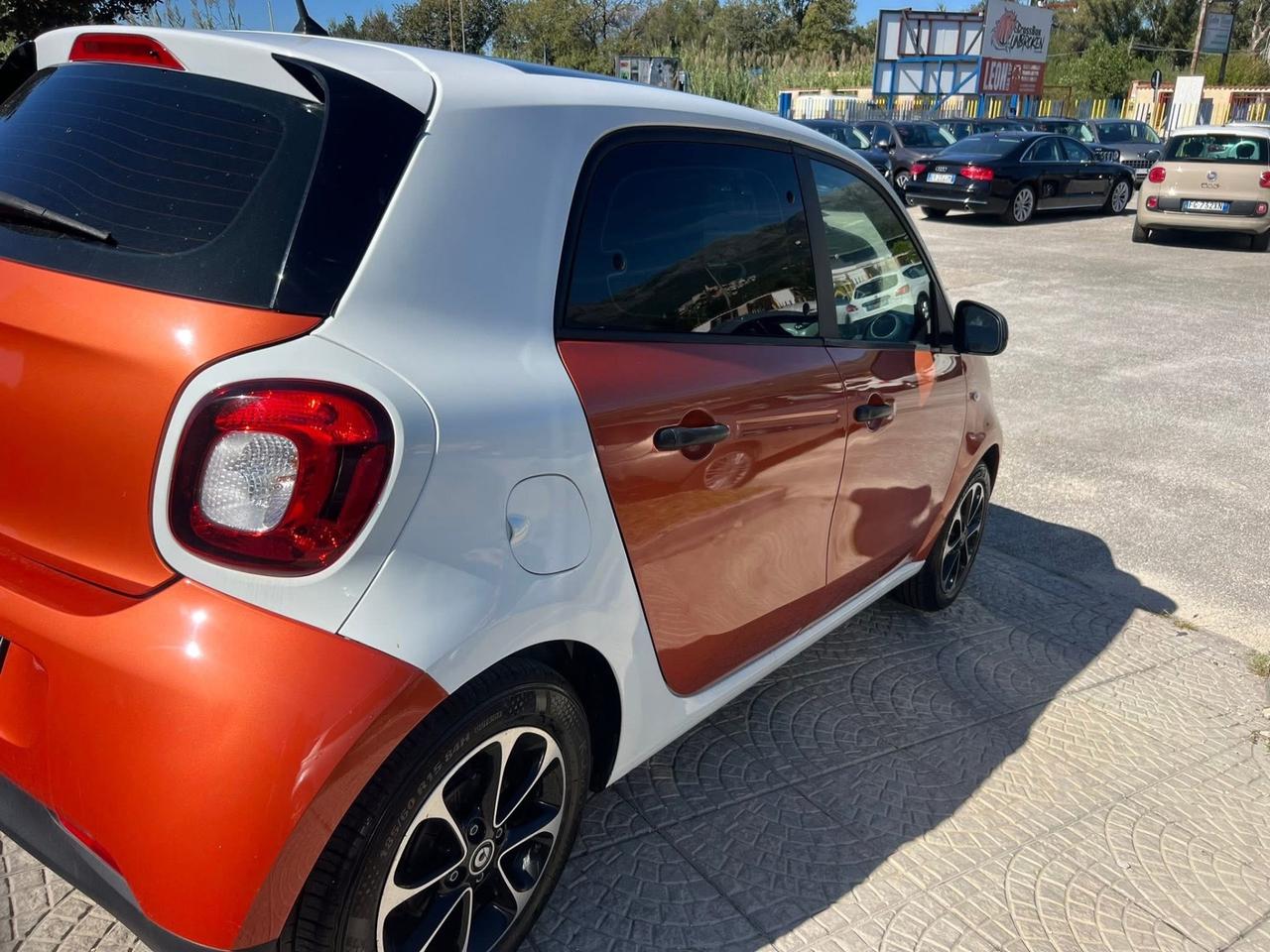 Smart ForFour 60 1.0 benzina garantita 12 mesi tetto in vetro full