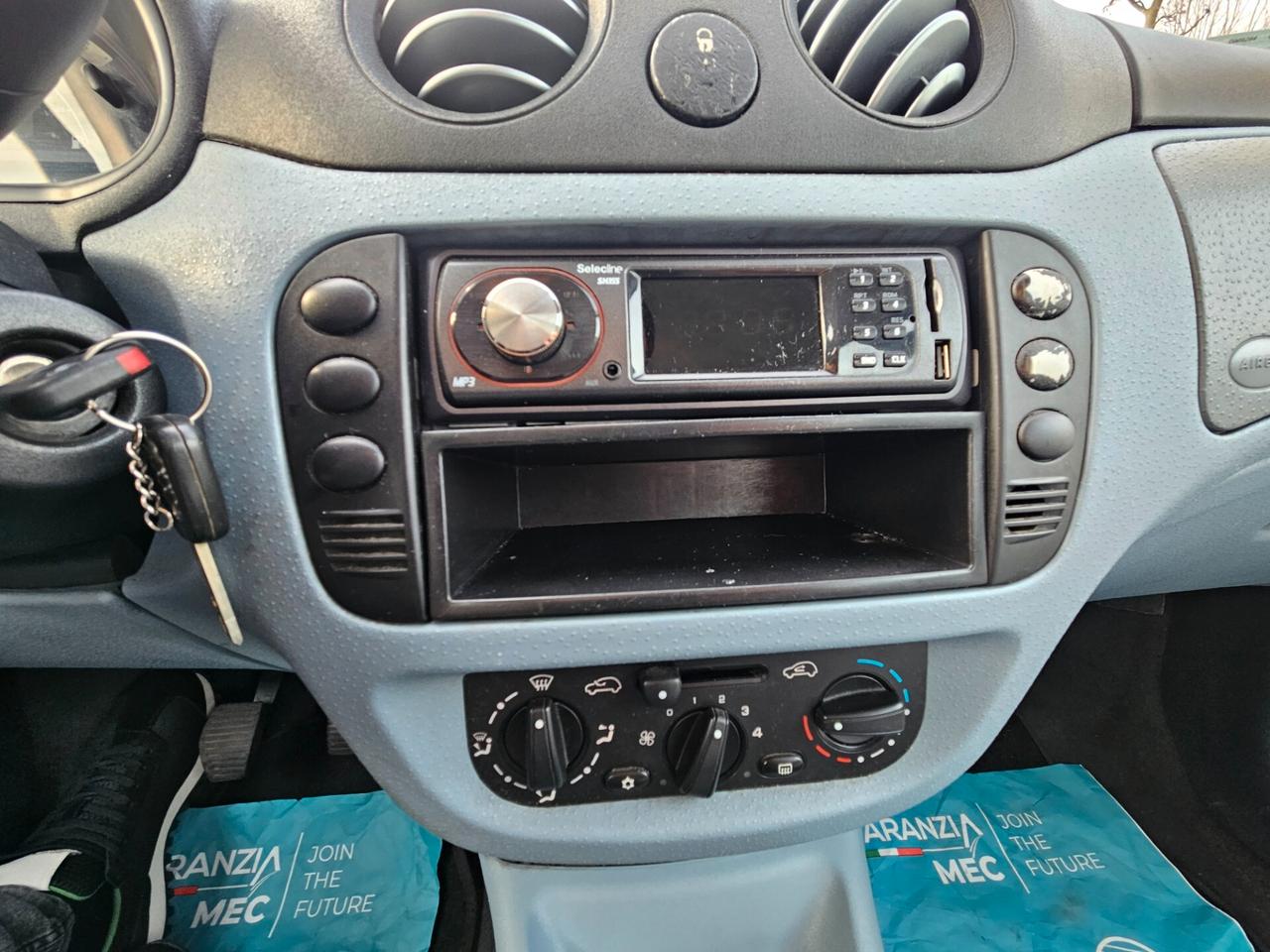 Citroen C3 1..1 benzina 5porte neopatentati