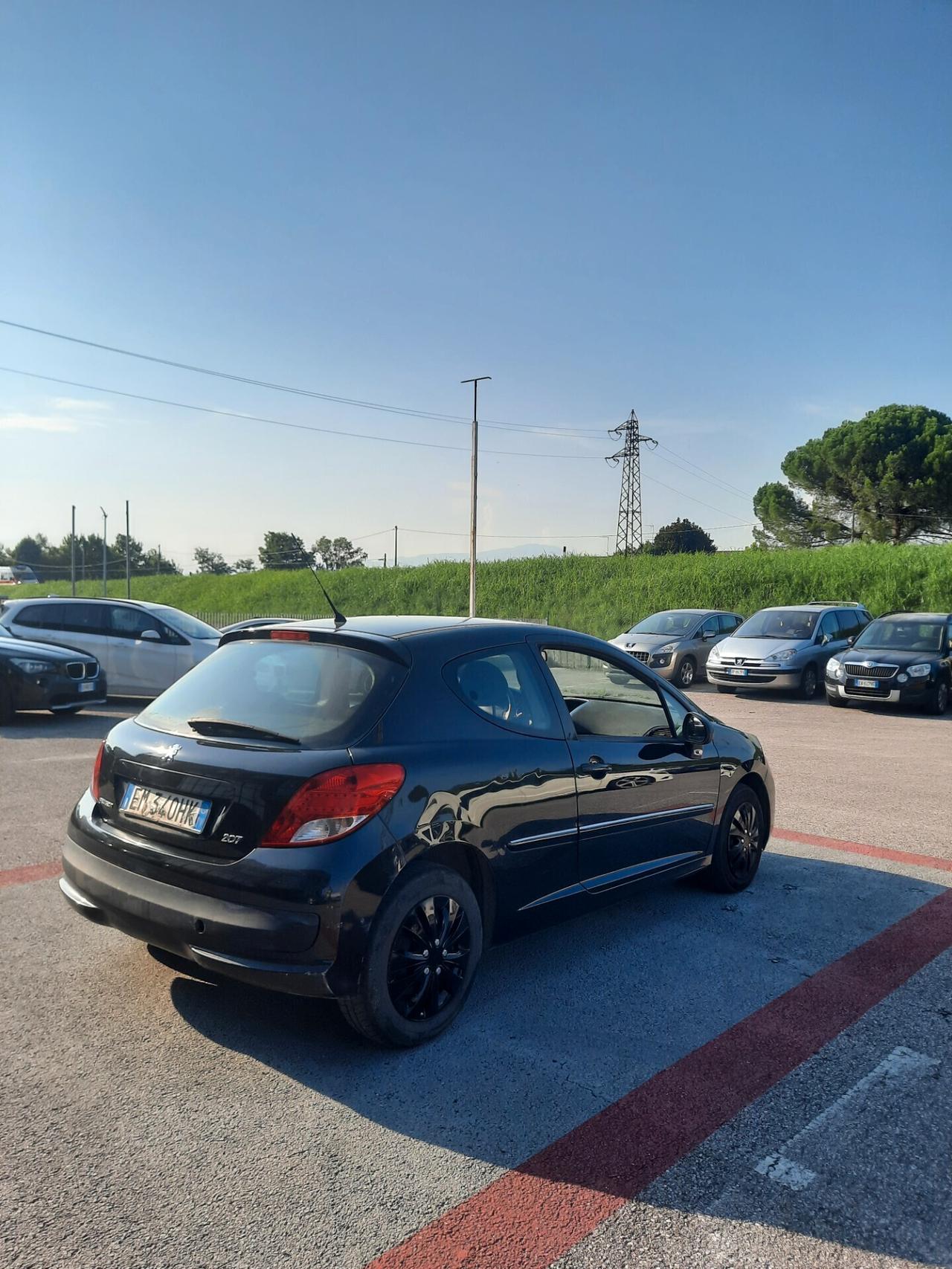 Peugeot 207 1.4 HDi 70CV 3p. OK NEOPATENTATI