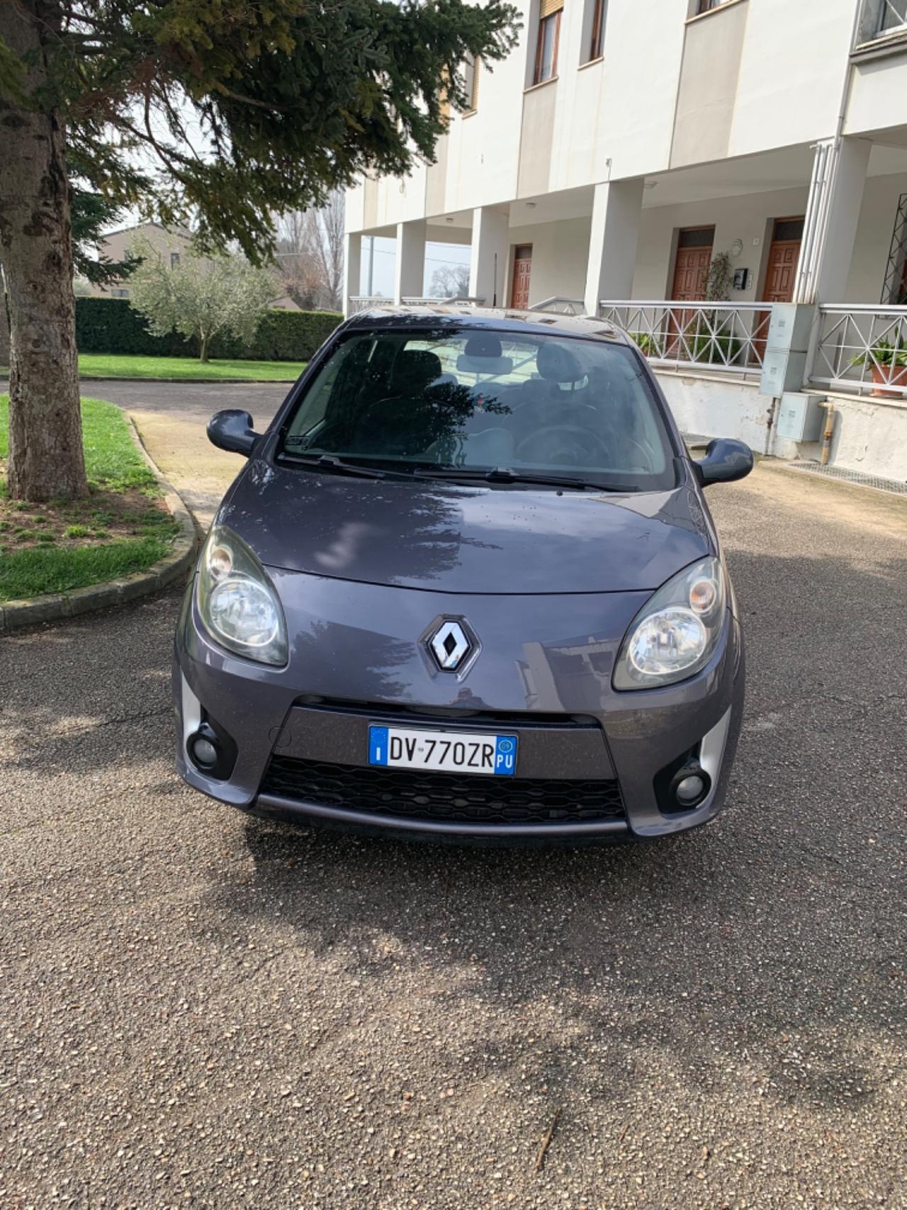 Utilitaria 1.2 benzina neopatentati