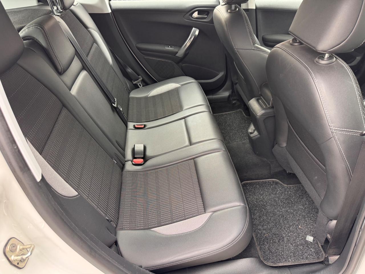 Peugeot 2008 1.6 HDI S&S URBAN CROSS garanzia 12 mesi