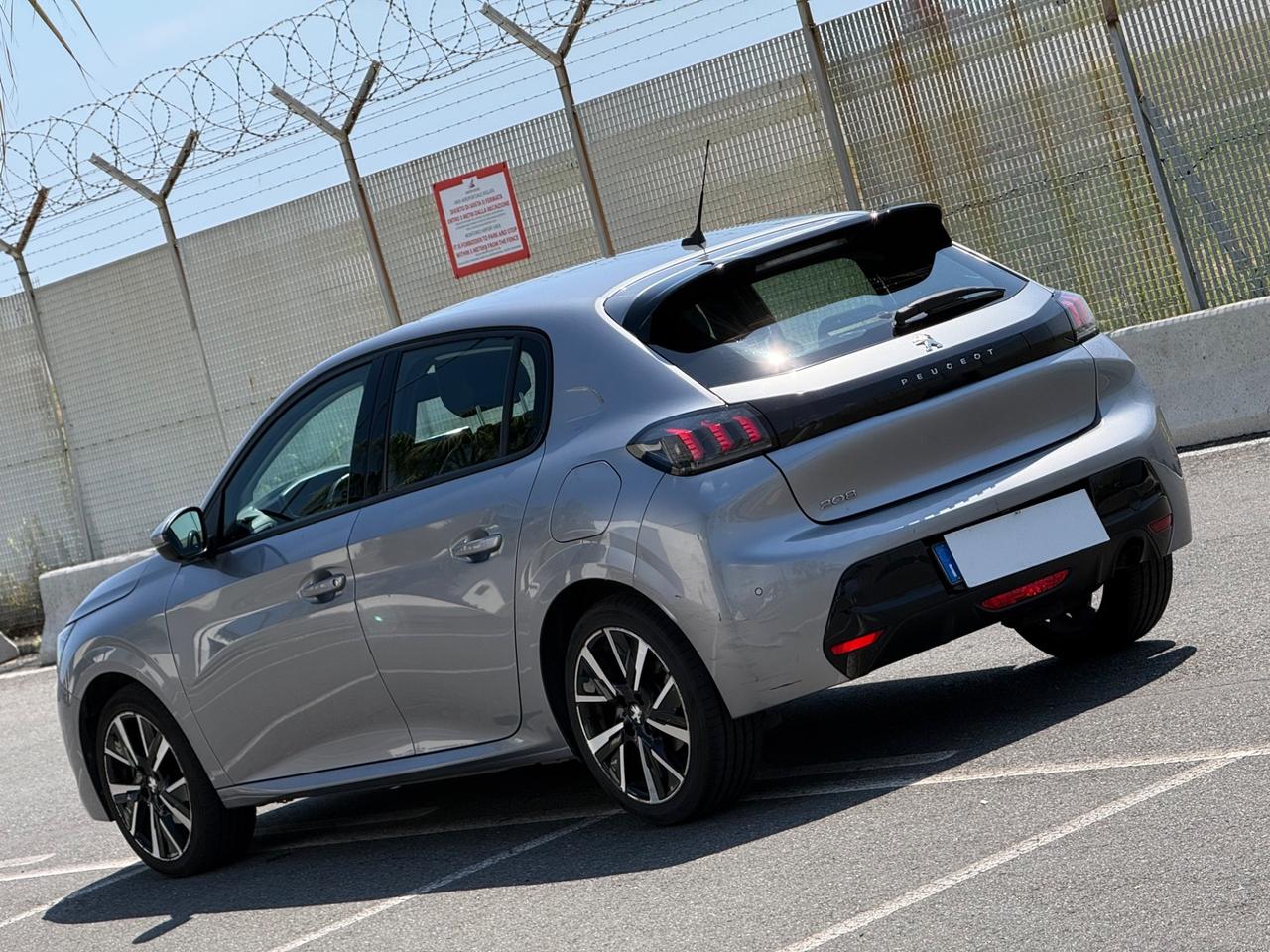 Peugeot 208 -100 CV-AUTOMATICA-FULL OPTIOAL