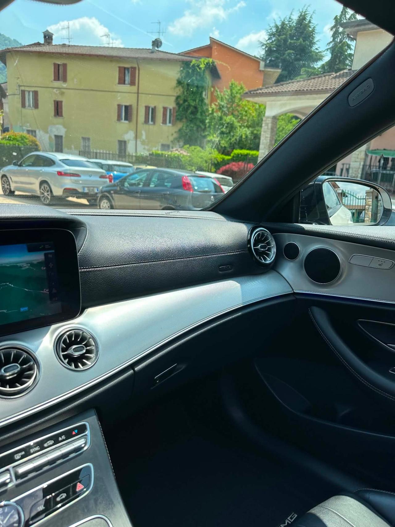 Mercedes-benz E220d 4MATIC PREMIUM PLUS FULLOPT KMCERT