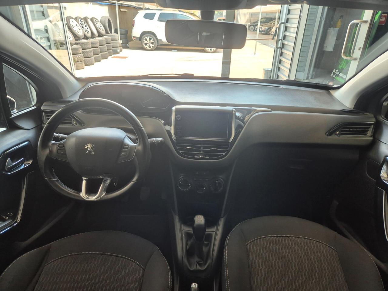Peugeot 208 BlueHDi 75 5 porte Black Line